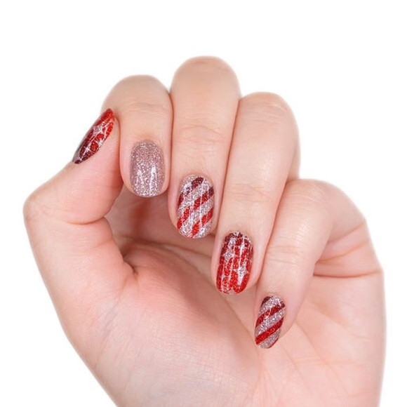 💥SALE💥Wrap it up Color Street Nails - Picture 3 of 5